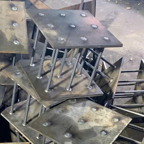 在确定思茅预埋件位置时，需要考虑以下几点